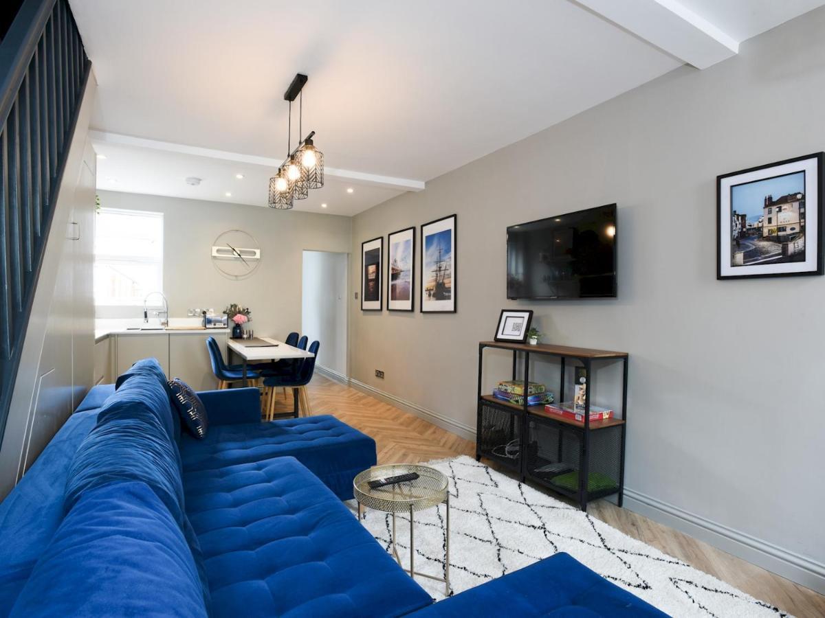 Pass The Keys Newly Refurbed 3Bed 2Bath House In Central Portsmouth Exterior photo