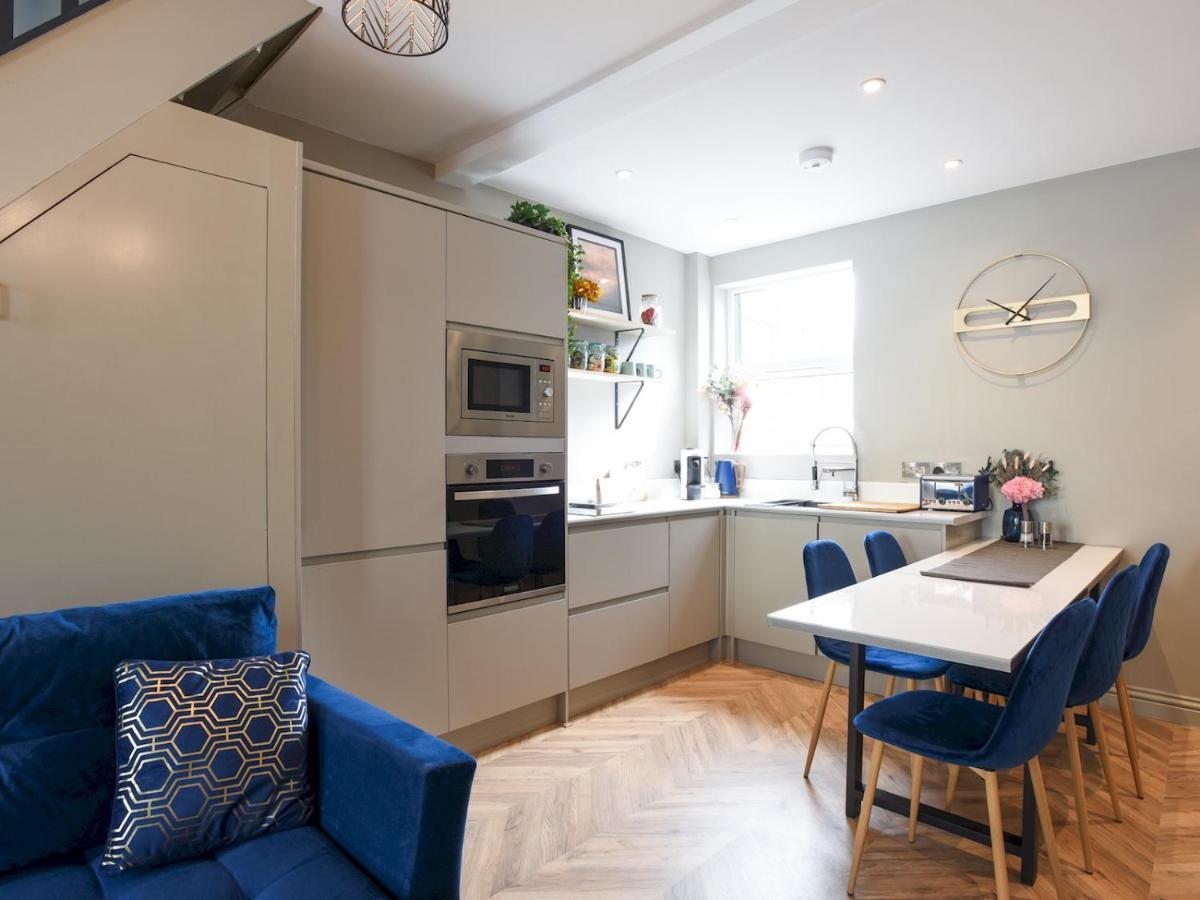Pass The Keys Newly Refurbed 3Bed 2Bath House In Central Portsmouth Exterior photo